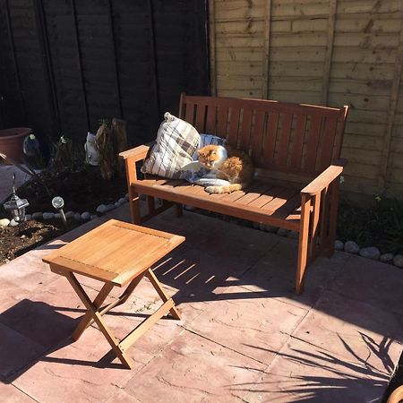 Basingstoke En Suite Room In Garden Annex Luaran gambar