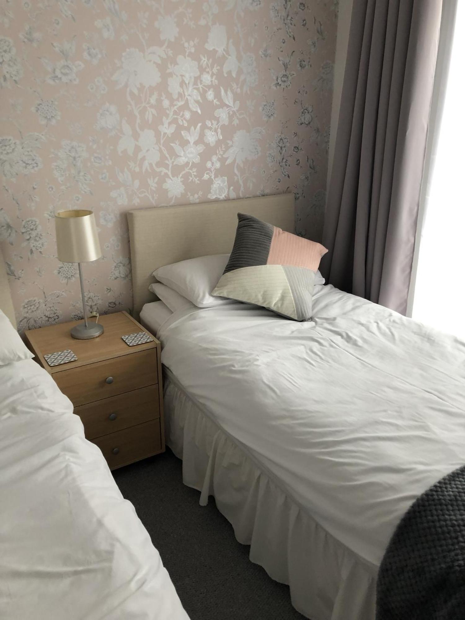 Basingstoke En Suite Room In Garden Annex Luaran gambar