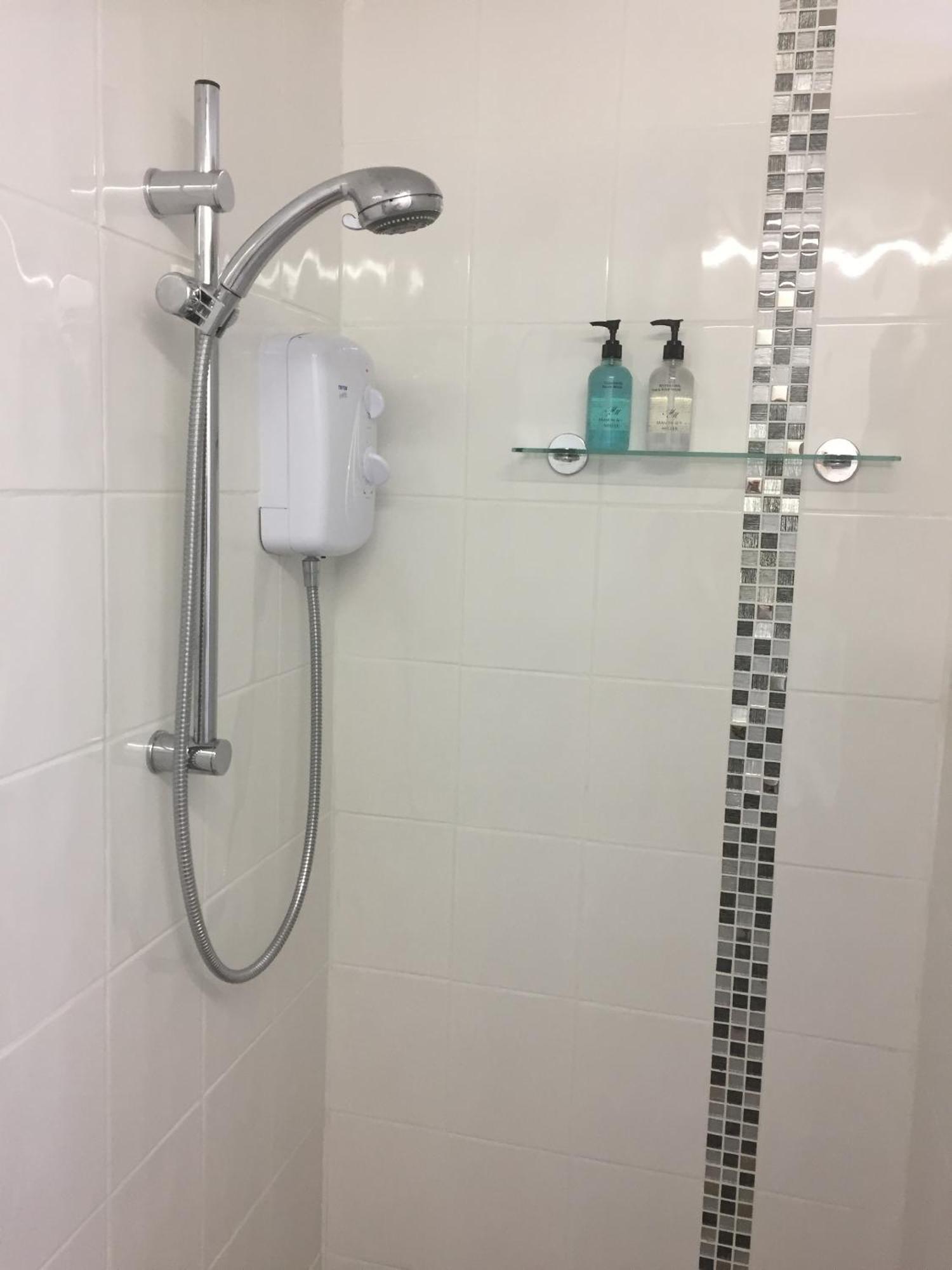 Basingstoke En Suite Room In Garden Annex Luaran gambar
